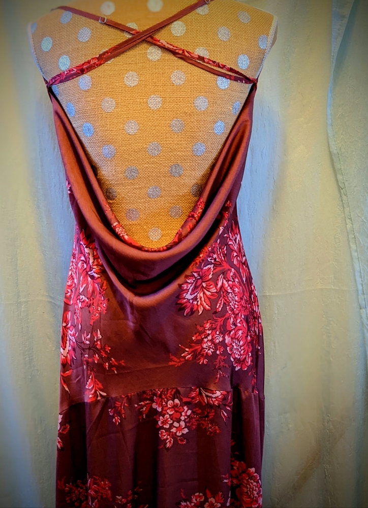 FREE PEOPLE MAXI DRESS Gorgeous maxi dress.Very romantic design back is stunning
